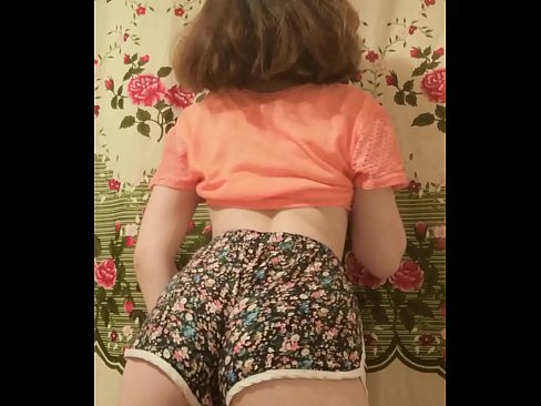 ❤️ Seksi mlada bejba se pred kamero sleče s kratkih hlač ❤️ Super pornič na sl.hentaizm.ru